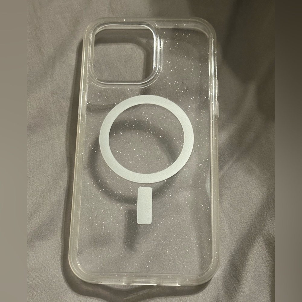 Otterbox iPhone 14 Pro Max glitter MagSafe case. Like new. Smoke free home.
